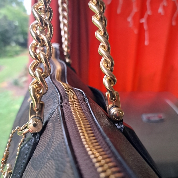 🎁 NEW COACH AVA SIGNATURE Shoulder Bag with Gold Chains/Hardware - Picture 6 of 14